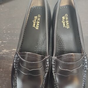 G.H. Bass Woman Black Leather Loafers